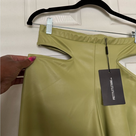 BNWT Faux Leather Pants Sage Green Cut Out - Picture 2 of 6